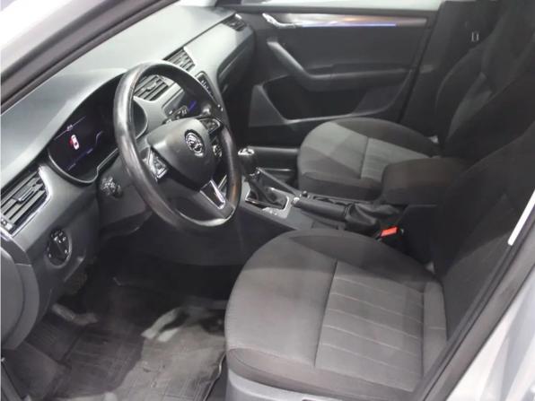 Skoda Octavia III (A7) Рестайлинг с пробегом 2018 года, цена 2 079 000 рублей, 124000 км, лифтбек, Автокод Объявления
