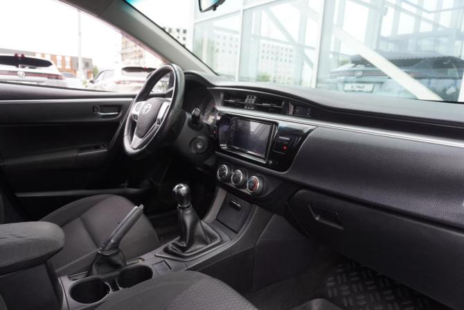 Toyota Corolla XI (E160 E170 E180) с пробегом 2014 года, цена 995 000 рублей, 103681 км, седан, Автокод Объявления