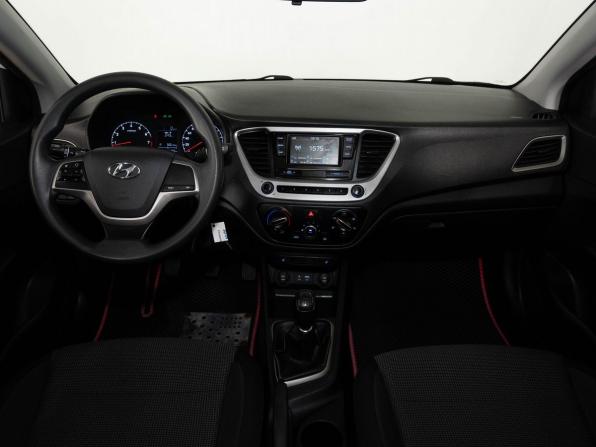 Hyundai Solaris II с пробегом 2018 года, цена 1 048 000 рублей, 153704 км, седан, Автокод Объявления