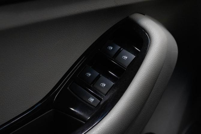 Chevrolet Orlando I с пробегом 2012 года, цена 1 199 000 рублей, 111366 км, минивэн, Автокод Объявления