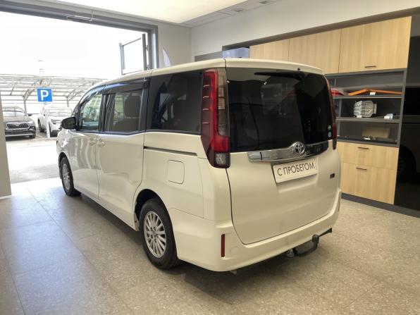 Toyota Noah III (R80) с пробегом 2014 года, цена 1 580 000 рублей, 172000 км, минивэн, Автокод Объявления