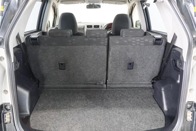 Toyota Ractis II с пробегом 2012 года, цена 949 000 рублей, 160850 км, хэтчбек, Автокод Объявления