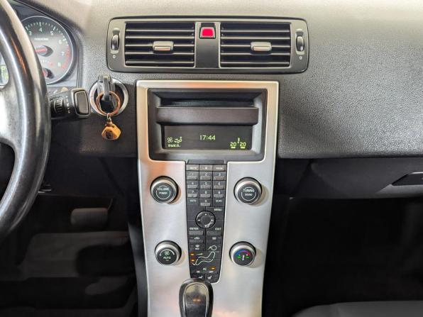 Volvo S40 II Рестайлинг с пробегом 2012 года, цена 799 900 рублей, 212000 км, седан, Автокод Объявления