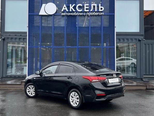 Hyundai Solaris II с пробегом 2017 года, цена 955 000 рублей, 211000 км, седан, Автокод Объявления