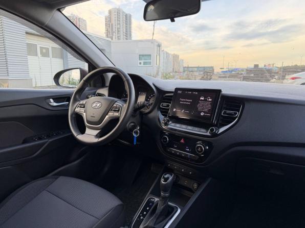 Hyundai Solaris II Рестайлинг с пробегом 2021 года, цена 1 445 000 рублей, 114000 км, седан, Автокод Объявления