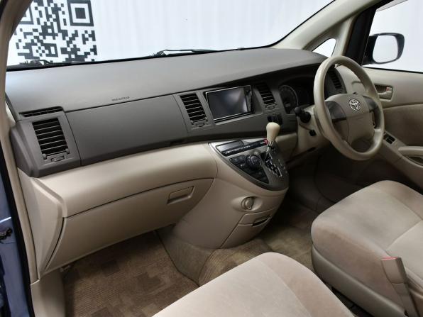 Toyota ISis I Рестайлинг с пробегом 2009 года, цена 1 137 000 рублей, 218137 км, компактвэн, Автокод Объявления