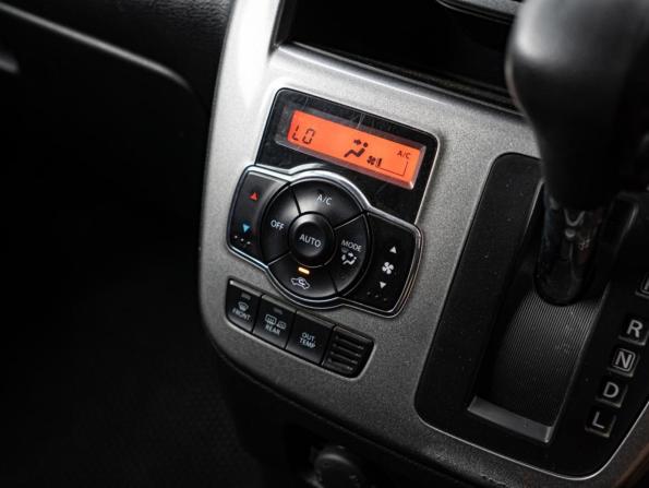 Suzuki Solio III с пробегом 2016 года, цена 1 080 000 рублей, 91953 км, микровэн, Автокод Объявления