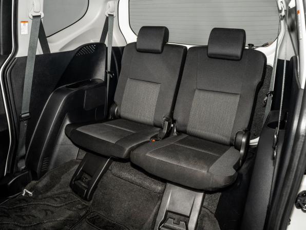 Toyota Sienta II Рестайлинг с пробегом 2021 года, цена 1 585 000 рублей, 45281 км, компактвэн, Автокод Объявления