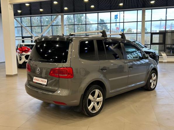Volkswagen Touran I Рестайлинг 2 с пробегом 2010 года, цена 899 000 рублей, 10 км, компактвэн, Автокод Объявления