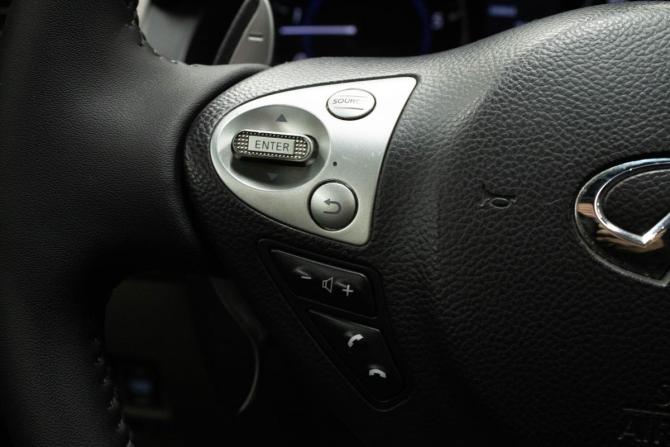 Infiniti QX70 с пробегом 2015 года, цена 3 129 000 рублей, 109386 км, внедорожник, Автокод Объявления