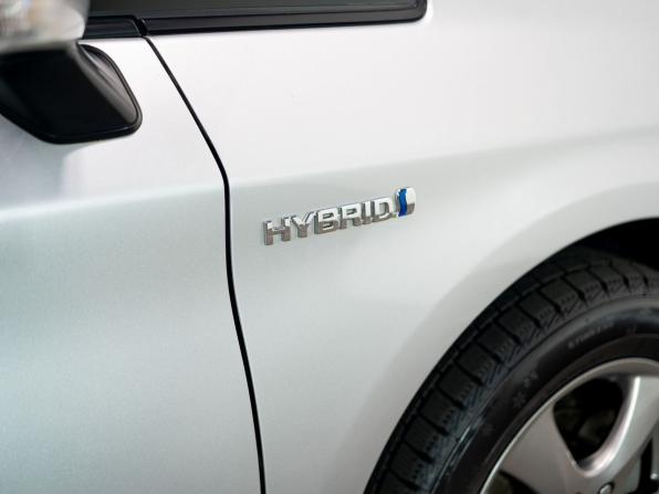 Toyota Prius III Рестайлинг (XW30) с пробегом 2015 года, цена 1 330 000 рублей, 157600 км, лифтбек, Автокод Объявления