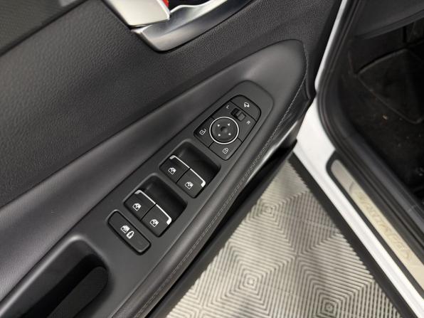 Hyundai Santa Fe IV Рестайлинг с пробегом 2022 года, цена 3 450 000 рублей, 80000 км, внедорожник, Автокод Объявления