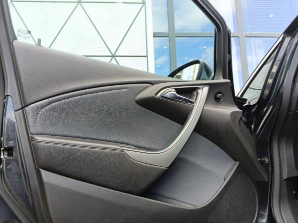 Opel Astra J Рестайлинг с пробегом 2013 года, цена 709 000 рублей, 264822 км, седан, Автокод Объявления