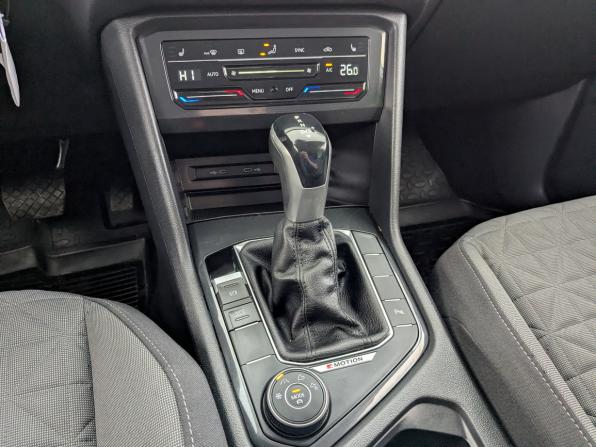 Volkswagen Tiguan II Рестайлинг с пробегом 2021 года, цена 3 150 000 рублей, 115736 км, внедорожник, Автокод Объявления