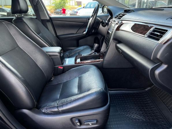 Toyota Camry VII (XV50) Рестайлинг с пробегом 2016 года, цена 2 390 000 рублей, 131234 км, седан, Автокод Объявления