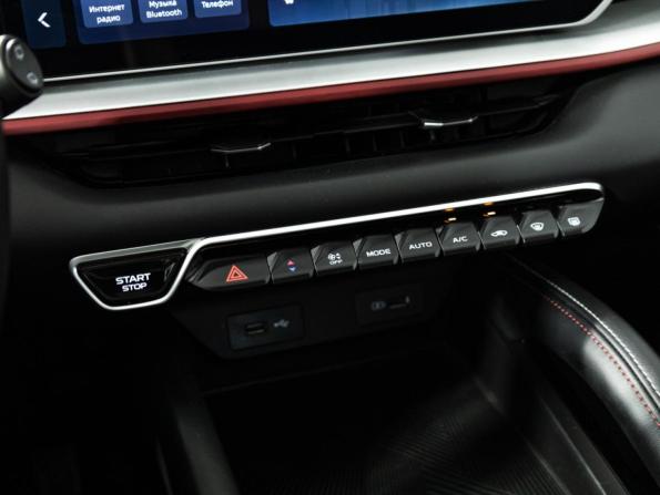 Geely Coolray I Рестайлинг с пробегом 2024 года, цена 2 149 700 рублей, 37867 км, внедорожник, Автокод Объявления