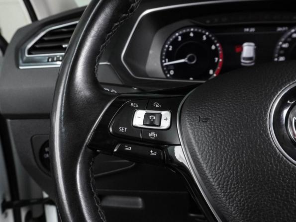 Volkswagen Tiguan II с пробегом 2018 года, цена 2 547 000 рублей, 162040 км, внедорожник, Автокод Объявления