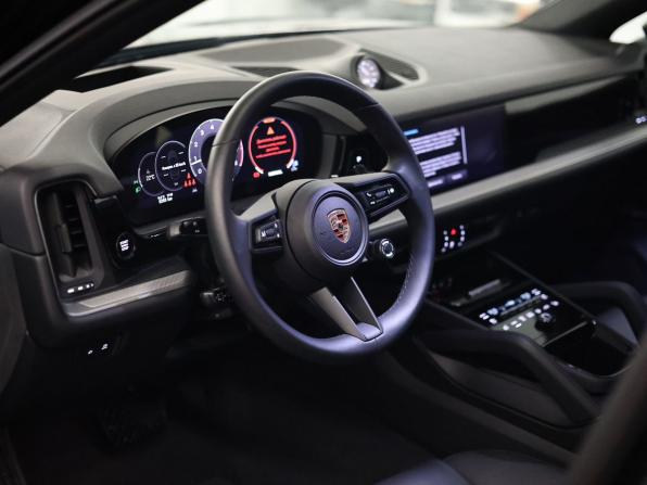 Porsche Cayenne III Рестайлинг с пробегом 2024 года, цена 15 950 000 рублей, 5253 км, внедорожник, Автокод Объявления