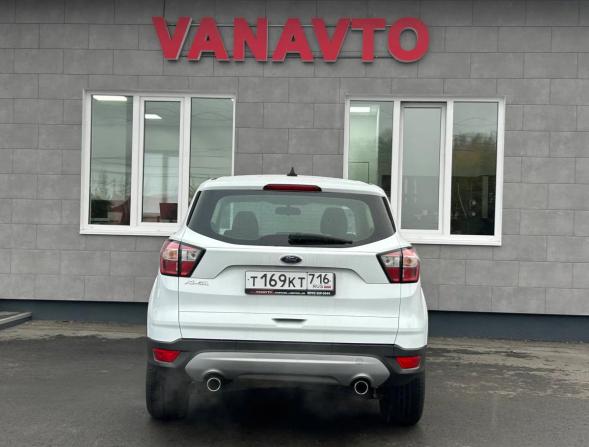Ford Kuga II Рестайлинг с пробегом 2017 года, цена 1 870 000 рублей, 91266 км, внедорожник, Автокод Объявления