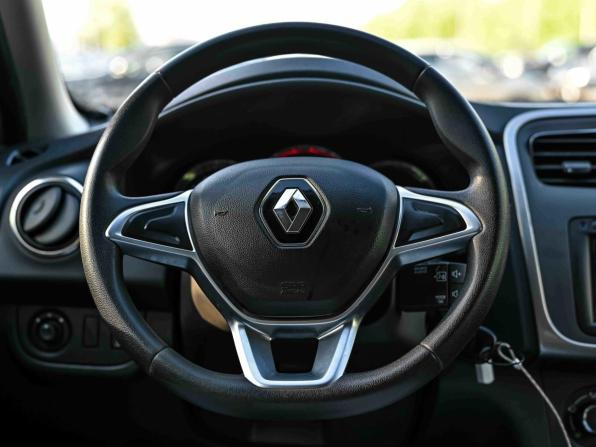 Renault Logan II Рестайлинг с пробегом 2022 года, цена 1 110 000 рублей, 95188 км, седан, Автокод Объявления