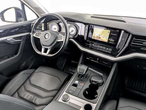Volkswagen Touareg III с пробегом 2019 года, цена 5 205 000 рублей, 37555 км, внедорожник, Автокод Объявления