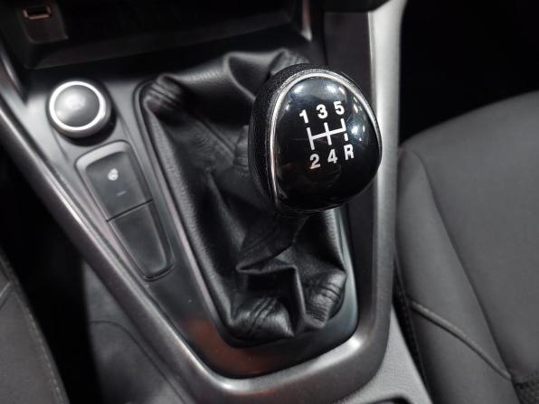 Ford Focus III Рестайлинг с пробегом 2015 года, цена 1 010 000 рублей, 140000 км, седан, Автокод Объявления