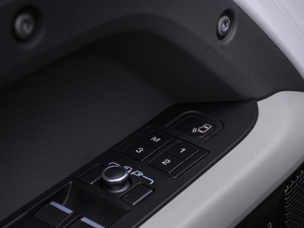 Land Rover Defender II с пробегом 2021 года, цена 7 298 000 рублей, 72000 км, внедорожник, Автокод Объявления