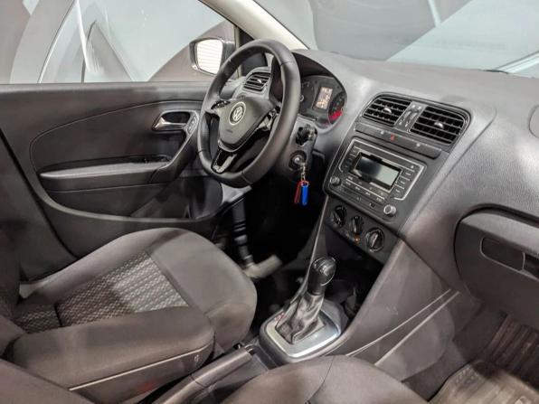 Volkswagen Polo V Рестайлинг с пробегом 2019 года, цена 1 185 000 рублей, 141923 км, седан, Автокод Объявления