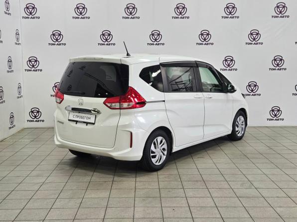 Honda Freed II с пробегом 2017 года, цена 1 496 000 рублей, 40384 км, компактвэн, Автокод Объявления