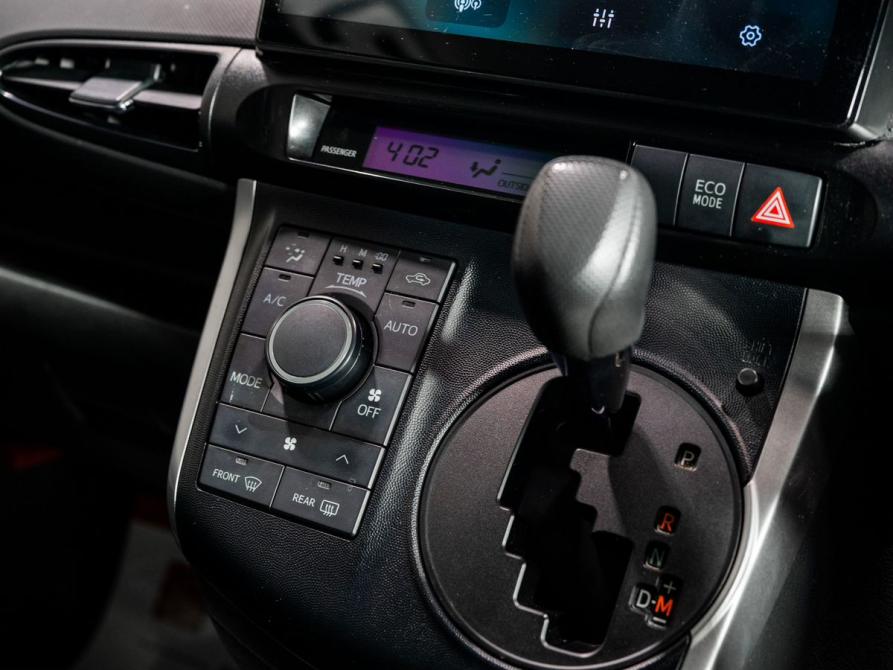 Toyota Wish II Рестайлинг Чита  - изображение 13