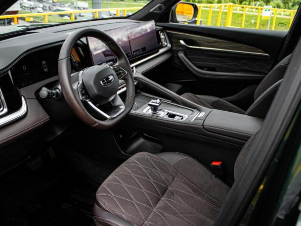 Geely Monjaro I Рестайлинг 2 с пробегом 2025 года, цена 4 050 000 рублей, 20000 км, внедорожник, Автокод Объявления