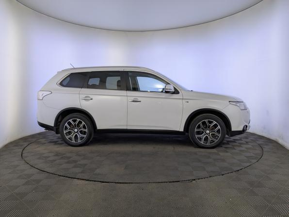 Mitsubishi Outlander III Рестайлинг с пробегом 2014 года, цена 1 750 000 рублей, 210200 км, внедорожник, Автокод Объявления