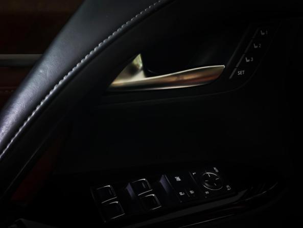 Lexus LX III Рестайлинг 2 с пробегом 2015 года, цена 6 150 000 рублей, 123824 км, внедорожник, Автокод Объявления