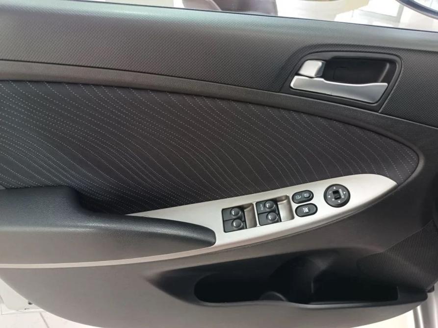 Hyundai Solaris I Рестайлинг Москва  - изображение 13