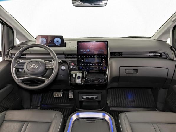 Hyundai Staria I с пробегом 2024 года, цена 6 414 500 рублей, 10142 км, минивэн, Автокод Объявления