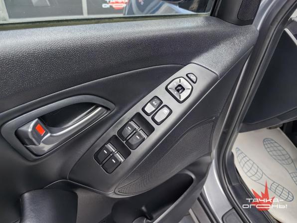 Hyundai ix35 I Рестайлинг с пробегом 2015 года, цена 1 368 000 рублей, 165000 км, внедорожник, Автокод Объявления