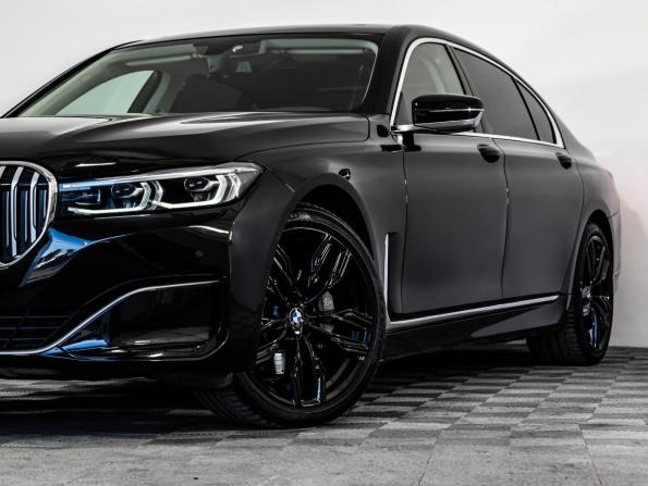 BMW 7 серии VI (G11/G12) Рестайлинг с пробегом 2019 года, цена 4 206 510 рублей, 268000 км, седан, Автокод Объявления