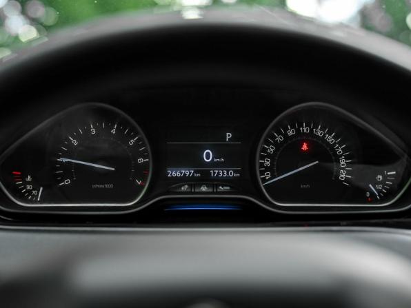 Peugeot 208 I с пробегом 2013 года, цена 480 000 рублей, 266746 км, хэтчбек, Автокод Объявления