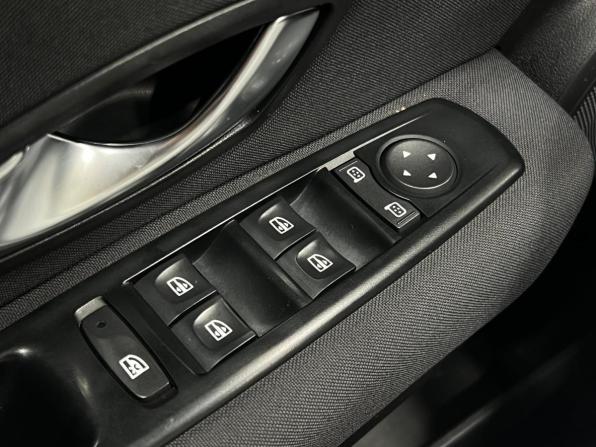 Renault Fluence I с пробегом 2011 года, цена 650 500 рублей, 220434 км, седан, Автокод Объявления