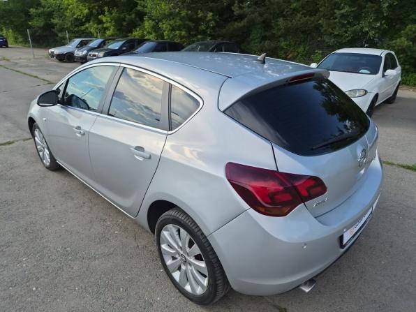 Opel Astra J с пробегом 2010 года, цена 590 000 рублей, 150194 км, хэтчбек, Автокод Объявления