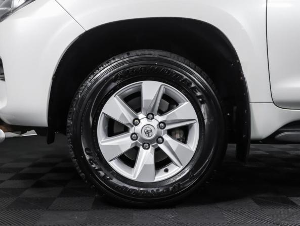 Toyota Land Cruiser Prado 150 Series Рестайлинг 2 с пробегом 2019 года, цена 3 990 000 рублей, 95962 км, внедорожник, Автокод Объявления