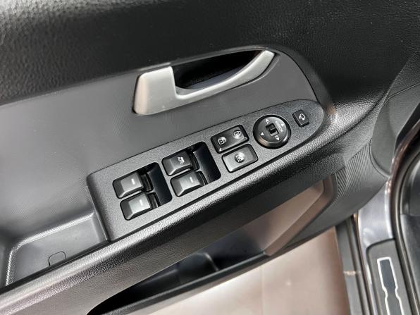 Kia Sportage III с пробегом 2013 года, цена 1 395 000 рублей, 207102 км, внедорожник, Автокод Объявления