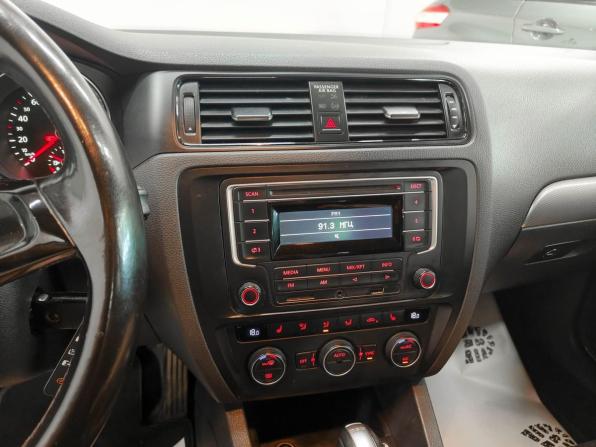 Volkswagen Jetta VI Рестайлинг с пробегом 2015 года, цена 993 200 рублей, 184683 км, седан, Автокод Объявления