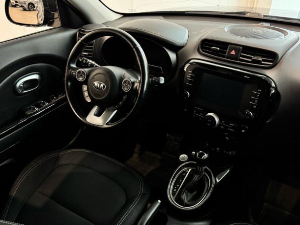 Kia Soul II Рестайлинг с пробегом 2017 года, цена 1 620 000 рублей, 93000 км, хэтчбек, Автокод Объявления