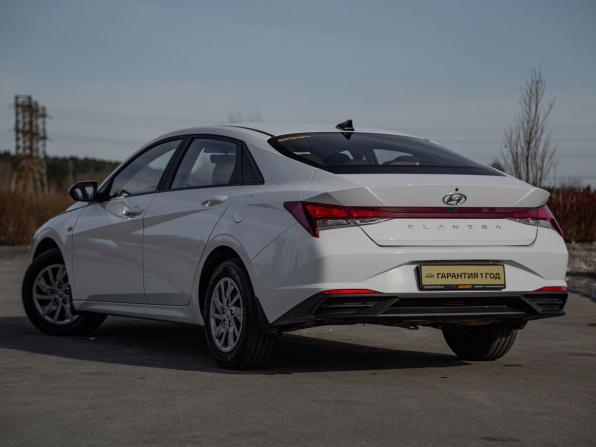 Hyundai Elantra VII (CN7) с пробегом 2021 года, цена 1 999 000 рублей, 48198 км, седан, Автокод Объявления
