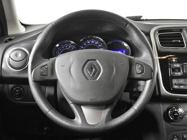 Renault Sandero II с пробегом 2017 года, цена 965 300 рублей, 132535 км, хэтчбек, Автокод Объявления