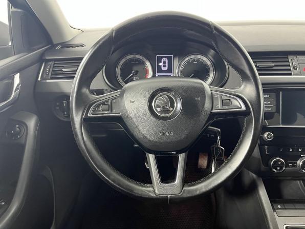 Skoda Octavia III (A7) Рестайлинг с пробегом 2017 года, цена 1 480 000 рублей, 142302 км, лифтбек, Автокод Объявления
