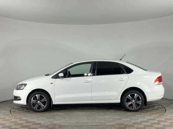 Volkswagen Polo V с пробегом 2015 года, цена 899 000 рублей, 108000 км, седан, Автокод Объявления