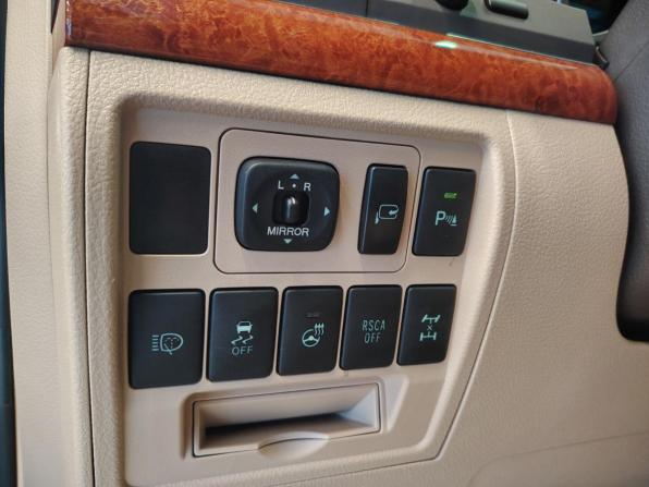 Toyota Land Cruiser 200 Series Рестайлинг 1 с пробегом 2015 года, цена 4 404 000 рублей, 230180 км, внедорожник, Автокод Объявления