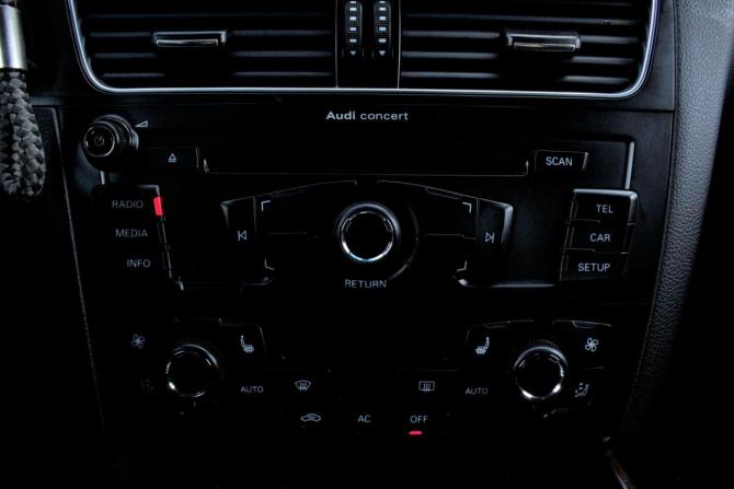 Audi Q5 I (8R) с пробегом 2009 года, цена 1 350 000 рублей, 256147 км, внедорожник, Автокод Объявления